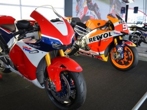 RC213V-S, left, is the street-legal version of its MotoGP bike, right.